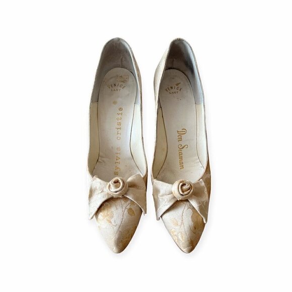 Vintage Brocade/Damask  Ivory Pumps by Sylvia Cristie, Size 7AAA - Picture 2 of 14